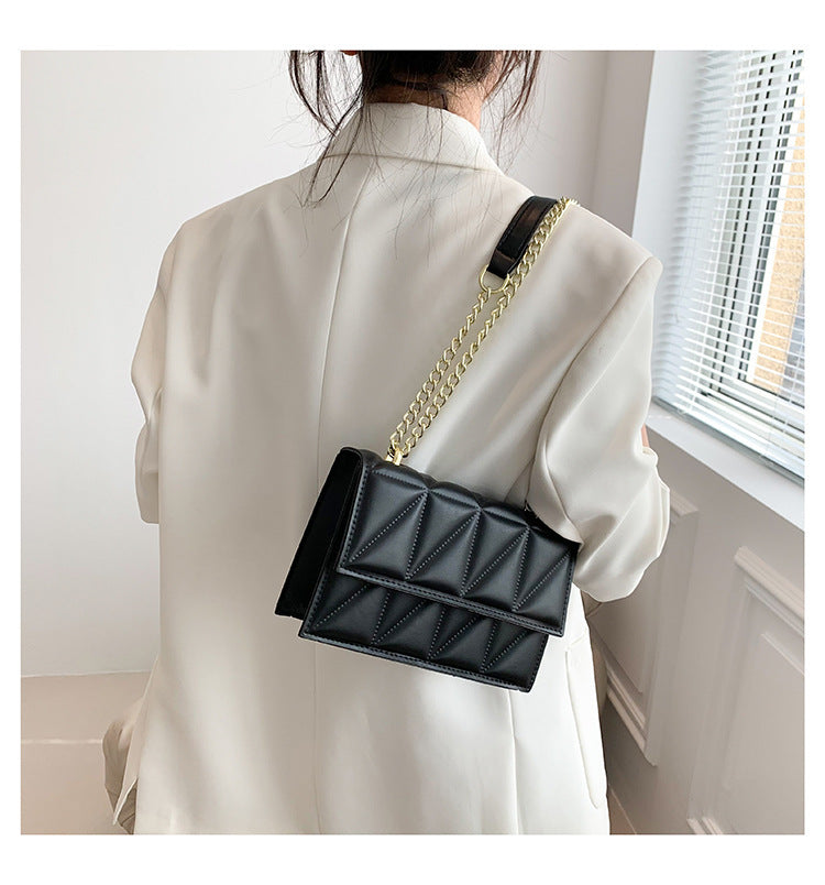 Small Square Chain Crossbody Bag – Stylish Compact Carry