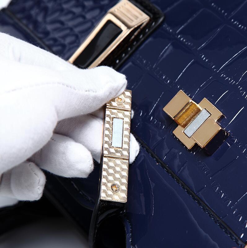 Luxury Messenger & Tote Bags – Casual Women’s Fashion