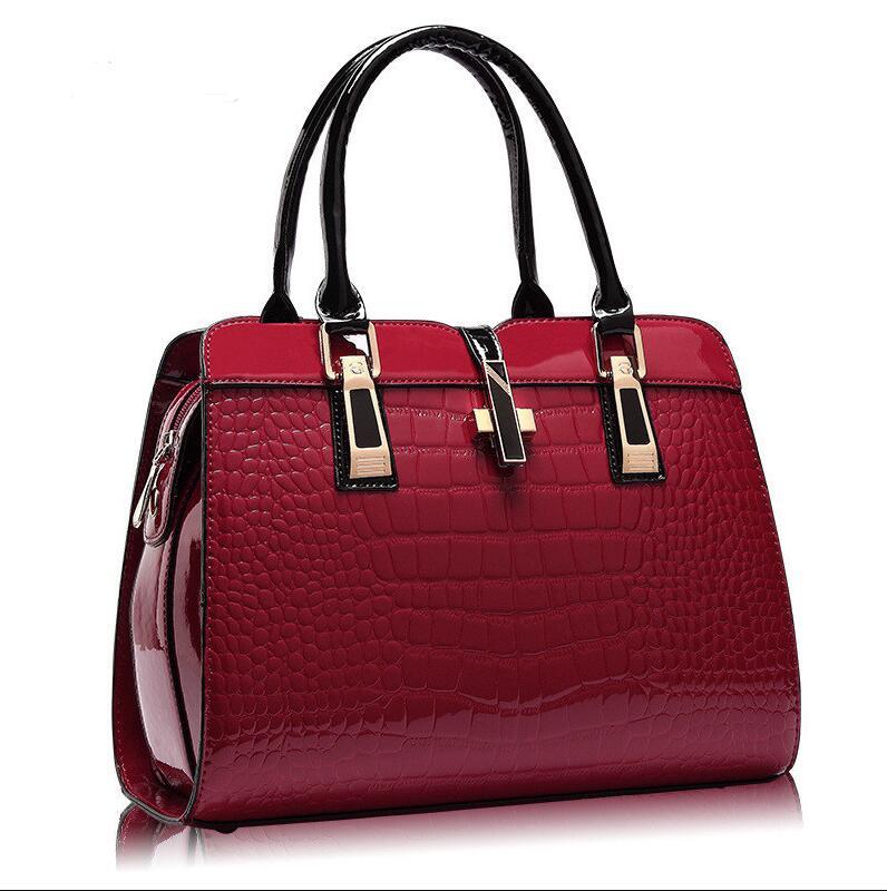 Luxury Messenger & Tote Bags – Casual Women’s Fashion