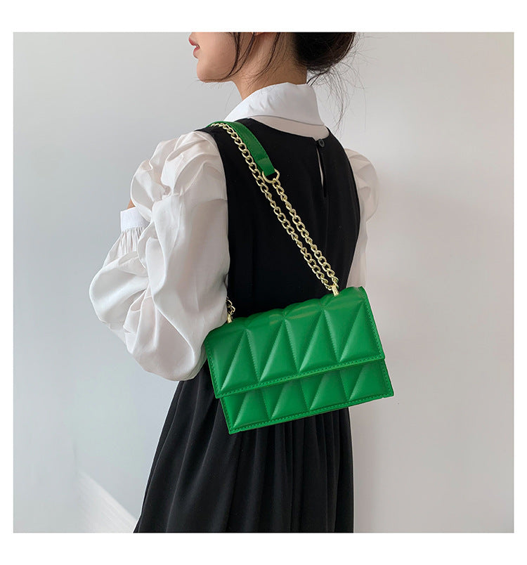 Small Square Chain Crossbody Bag – Stylish Compact Carry