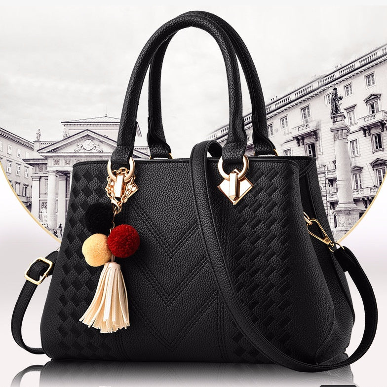 Luxury Crossbody Handbags for Women – Elegant & Stylish